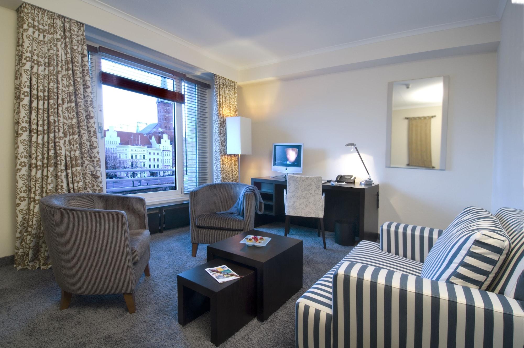 Radisson Blu Senator Hotel, Luebeck Dış mekan fotoğraf A living room in a serviced apartment in Hamburg, Germany
